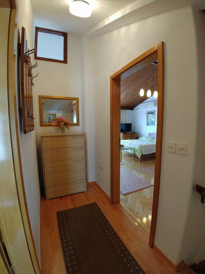Penthouse Studio With Sea View Makarska Buitenkant foto