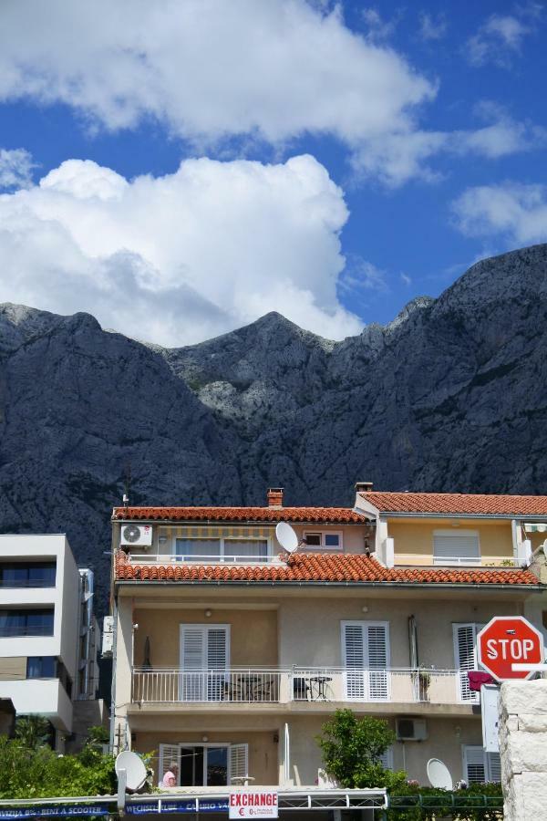Penthouse Studio With Sea View Makarska Buitenkant foto